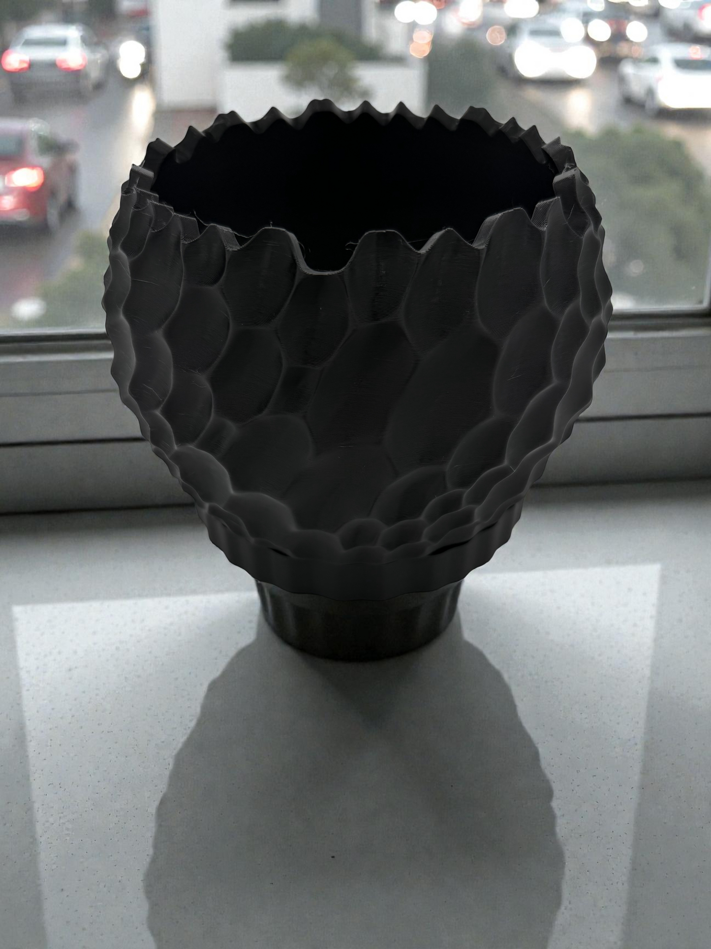 Jagged Black Planter - PLT3